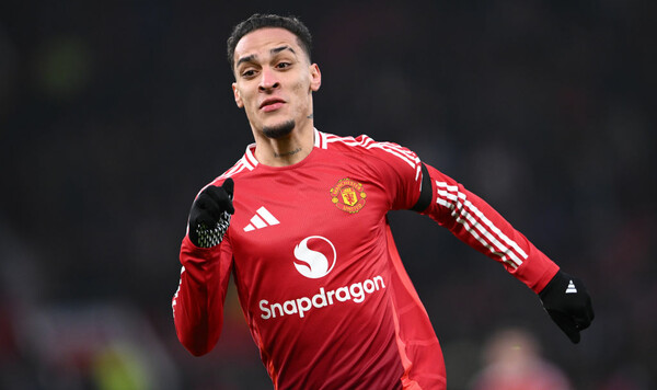 Бетис ждет. Миллионный форвард Манчестер Юнайтед вылетел в Севилью Антони, Бетис, Севилью, Юнайтед, Манчестер