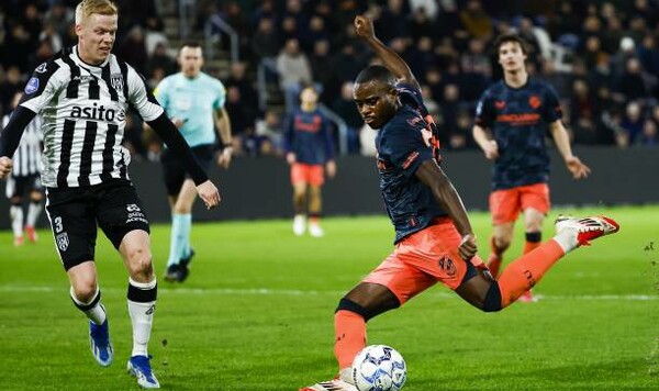 Спасение в компенсированное время. Утрехт вырвал ничью в матче 20-го тура Утрехт, Нидерландов, Брунс, Каруани, Хераклес