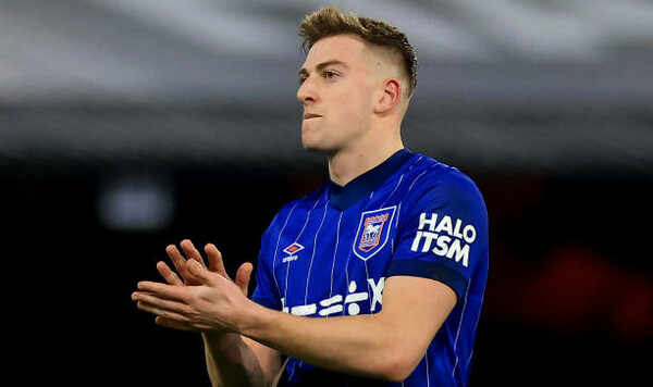 2 варианта. В Челси рассматривают трансферы талантливых нападающих Челси, Беньямин, Делап, Лиам, Шешко