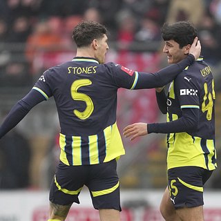 Манчестер, Сити, Узбекистана, Брейне