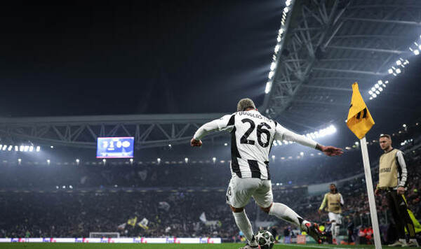 Ювентус, Араухо, Дуглас, Барселоны