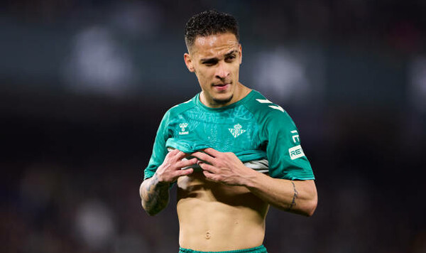 АНТОНИ: «Здесь я могу показать футбол, который привел меня в Европу» Бетис, Антони, Юнайтед, Романо, Манчестер