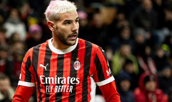 Легенда Милана нашел виновного в вылете команды из Лиги чемпионов Милана, Лиги, Эрнандес, Костакурта