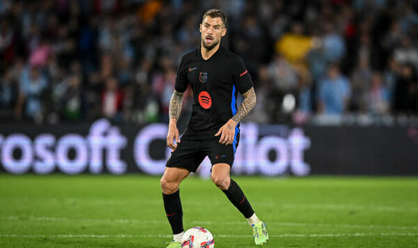 Защитник Барсы назвал счет, с которым должен закончиться матч с Атлетико Барсы, Атлетико, Мартинес, Флик