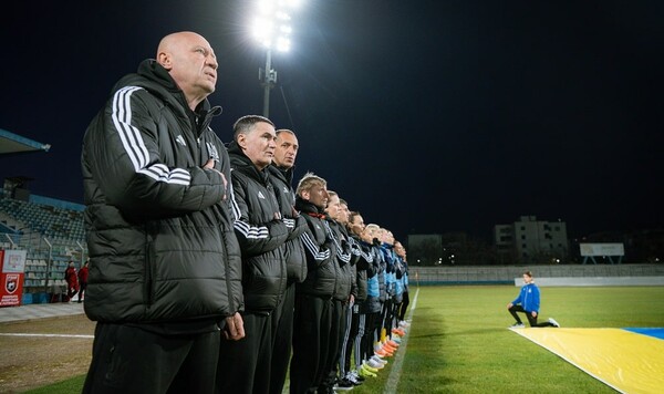 Лиге, Украины, Дарьи, Однако