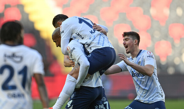 Фенербахче разгромил Газиантеп в Кубке Турции Фенербахче, Мацуки, Газиантеп, Эзер, Турции