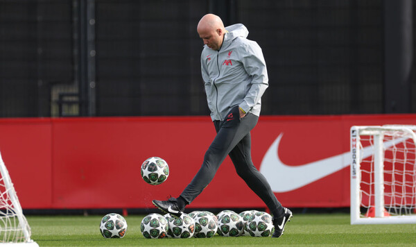 Слот, Ливерпуля, Арне, Оливера, Сипке