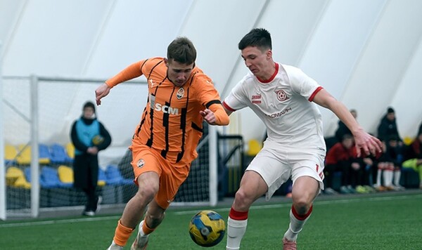 Динамо сократило отставание от Шахтера. Таблица чемпионата U-19 Шахтер, Украины, Ворсклой, Карпаты