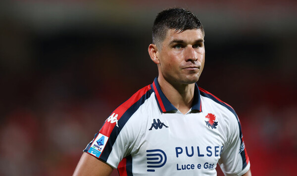 Дженоа сыграл вничью с Кальяри. Малиновский вышел на замену во втором тайме Дженоа, Кальяри, Виола, Корне