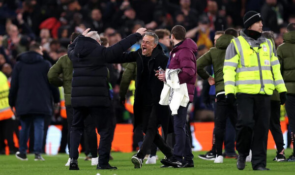 Обе команды заслуживали пройти дальше. Луис Энрике празднует победу ПСЖ Энрике, Париж, Лиги, Ливерпуль, Prime