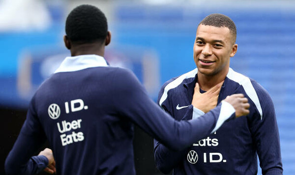 МБАППЕ: «Мы каждый день общаемся. Я его самый большой фанат» Мбаппе, Усмана, Лиге, Дембеле, Килиан