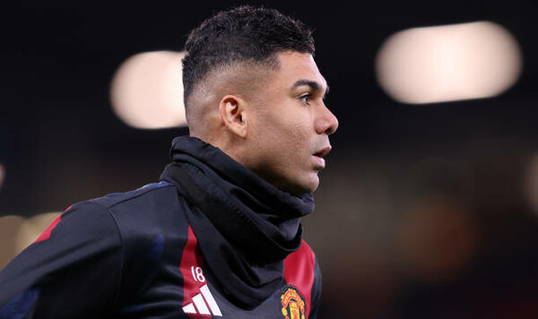 Манчестер Юнайтед сообщил четырем игрокам, что они должны покинуть клуб Юнайтед, Манчестер, Аравии, Саудовской