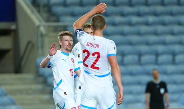 Разгром от Чехии, победа Черногории Чехии, Острова, Фарерских