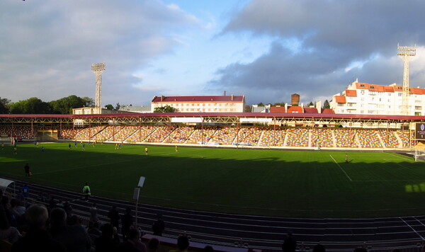 Ингулец, Оболони, Карпат, Украины