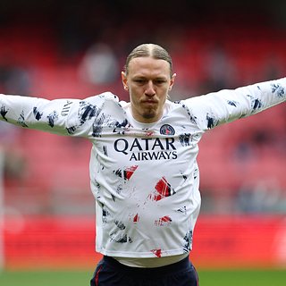 Бывшая жена Сафонова потребовала от него еще три миллиона рублей Сафонов, Казачек, России