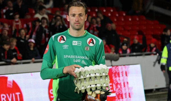 Яйца за отраженный пенальти. Голкипер в Норвегии получил уникальную награду Норвегии, Брюне