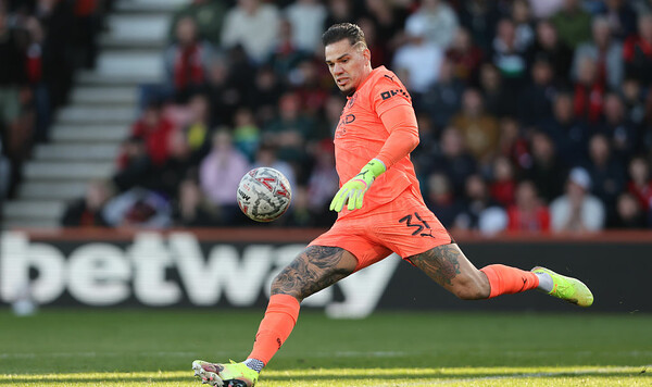 Восемь лет в одних трусах. Голкипер Манчестер Сити имеет странный ритуал Манчестер, Сити, Эдерсон