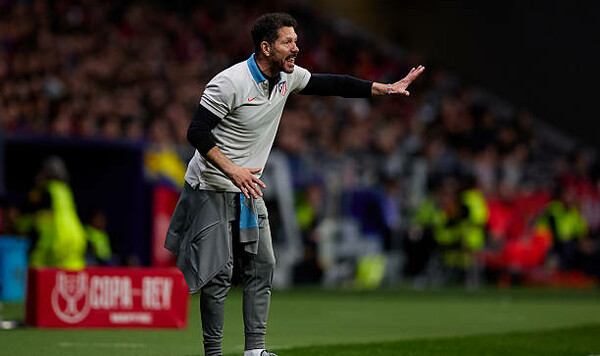 Четко и прямо. Симеоне поставил крест на 3 игроках Хави, Гризманн, Галан