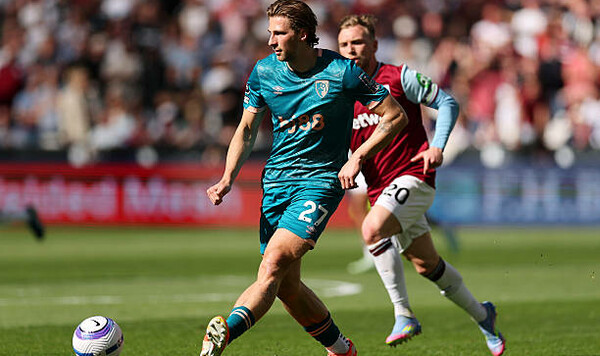 ФОТО. Не было везения. Забарный едва не забил первый гол в сезоне Борнмута, Ильи, Забарный, Илья