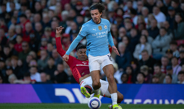 После дерби в Манчестере болельщик МЮ дал пощечину Грилишу Манчестер, Юнайтед, Грилиша, Telegraph