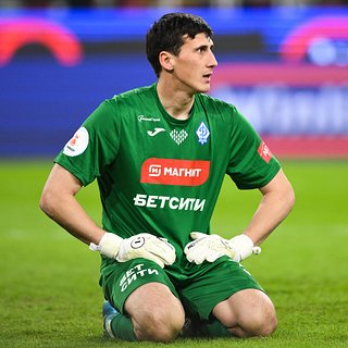 В махачкалинском «Динамо» объяснили ситуацию с бегущим за клубным автобусом вратарем Магомедов, Динамо, Спартак, Газизов, Кагермазовым