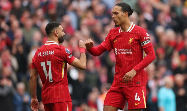«Будет следующим». Салах обратился к Ван Дейку. Капитан лаконично ответил Дейк, Ливерпуля, Салах, Вирджил, Мохамед