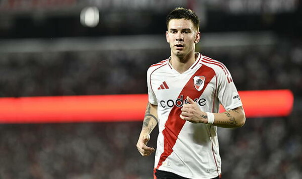 Барселона и Реал поборются за суперталанта из Аргентины. Цена немаленькая Реал, Франко, Арсенала, Манчестер, Юнайтед