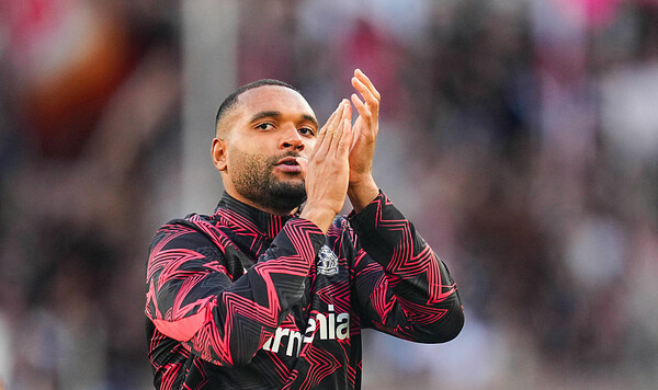 Байера, Барселону, Джонатан