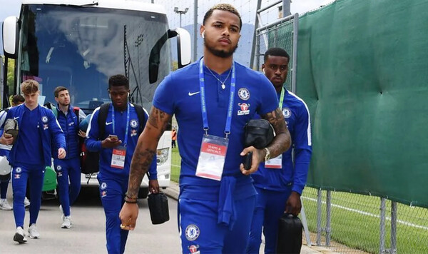 А как так? Экс-вратарь Челси готов поехать в Украину, чтобы воевать Челси, Украину, Почему