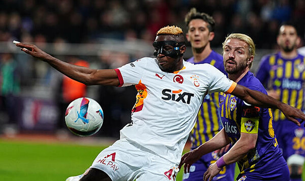 Бомбардир и тренер Галатасарая отметились интересными достижениями Галатасарая, Суперлиги, Окана