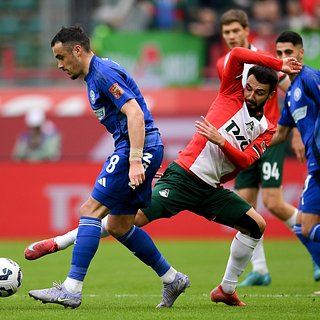 «Локомотив» в меньшинстве сыграл вничью с аутсайдером РПЛ Локомотив, Артем, России, Оренбург, Акрона