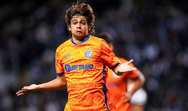 Молодой талант Порту обновил рекорд клуба Порту, Мора, Родриго