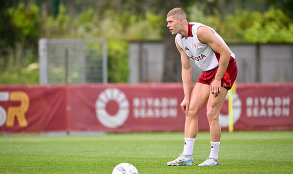 Довбик получил травму на тренировке Ромы. Сезон для украинца завершен? Ромы, Довбик, Милана, Эльдор, Шомуродов