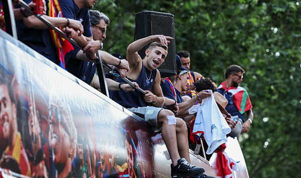 Игрок Барселоны обратился к Реалу: «Мадрид, уроды, поздравляйте чемпиона» Реал, Барселоны, Лопес, Мадрид