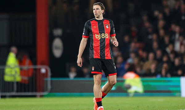 В Англии объяснили, почему не состоится трансфер Забарного в Манчестер Сити Забарный, Манчестер, Борнмут, Сити