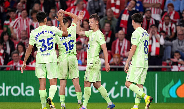 Барселона повторила необычное достижение Реала в Ла Лиге Барселона, Атлетик, Реал, Лиги