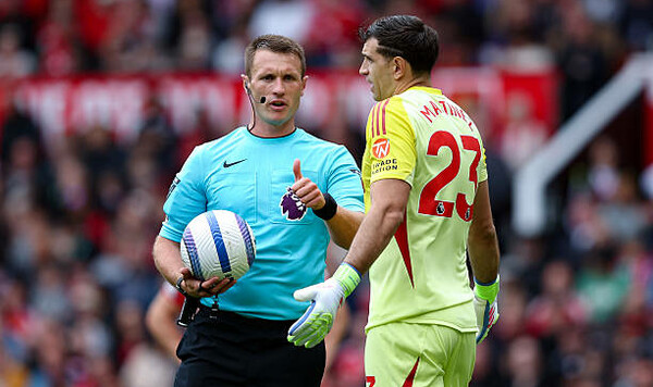 Эмилиано Мартинес повторил «достижение» Брэда Фриделя 16-летней давности Астон, Виллу, Юнайтед, Манчестер, Мартинес