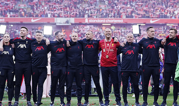 Ливерпуль на пороге серьезнейшей перестройки Ливер, Хьюз, Слот, Арне, Фримпонг