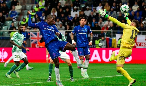 Бетис, Кайседо, Санчо, Перро, Бадьяшиль