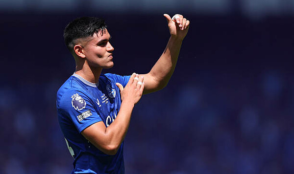 ОФИЦИАЛЬНО. Эвертон оформил первый летний трансфер Эвертон, Алькараса, Карлоса