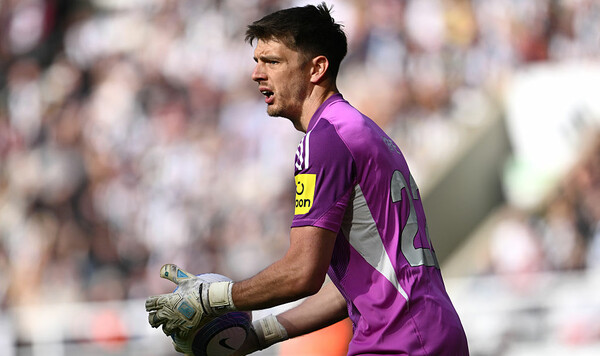 Поуп, Ньюкасл, Лідс, Траффорда, Джеймса