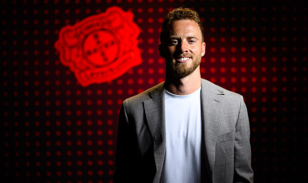 ОФИЦИАЛЬНО. Партнер Ярмолюка перебрался к серебряному призеру Бундеслиги Байер, Флеккен, Марк, Бундеслигу