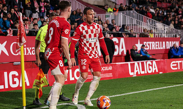 Жироны, Довбика, Карсель, Лиге