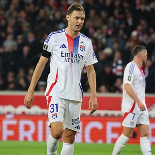 Во Франции футболистов дисквалифицировали за отказ участвовать в акции против гомофобии Камару, Мохамед, Франции, Амели, Кастера