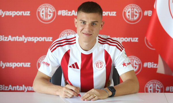 Экс-игрок Динамо: «Сказали искать себе другую команду и идти в аренду» Динамо, Петрусенко, Богдан, Почему