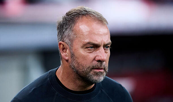 Флик назвал пять футболистов, которые должны покинуть Барселону Азии, Японии, Южной, Корее, Клубный