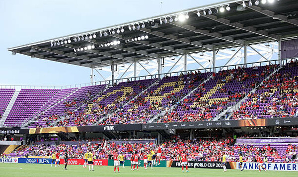 Окленд, Бенфика, Тонг, Сити, Чжоу