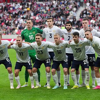 России, Мозамбиком, Хиддинк, Сначала