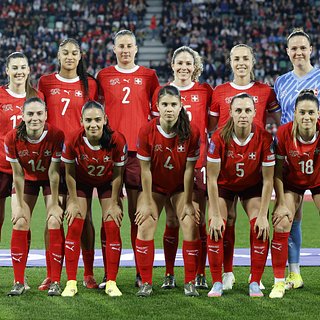 Женская сборная Швейцарии по футболу разгромно проиграла 15-летним подросткам Швейцарии, Люцерн, Аршавин, Финляндии