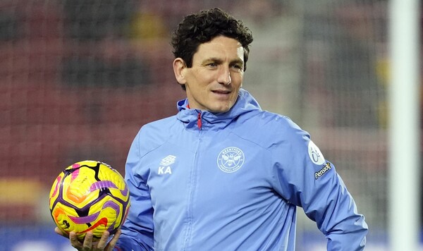 Брентфорда, Эндрюс, Украины, Егор, Ярмолюк